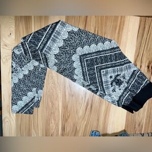 Abercrombie leggings size small - black and white